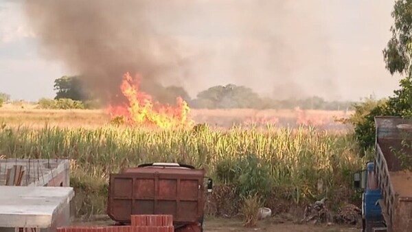 Reportan gran incendio cerca de la rotonda de Pilar