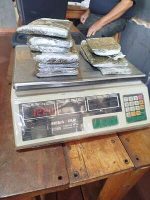 Incautan siete paquetes de marihuana en la Penitenciaría de Pedro Juan Caballero - Policiales - ABC Color
