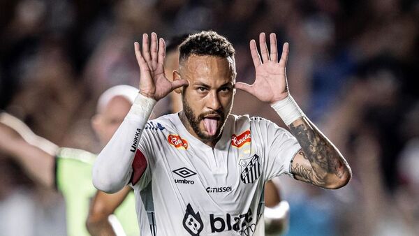 Neymar anota su primer gol tras su vuelta al Santos