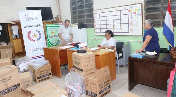 DINACOPA distribuye kits escolares a todo el país
