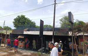 Varios frentes de incendios obligan a bomberos a dividir fuerzas - 1000 Noticias
