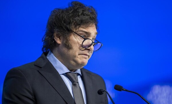 Javier Milei enfrenta su primera denuncia penal por el "criptofiasco" - 1000 Noticias