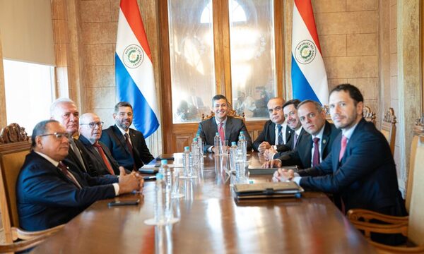 Inició la Cumbre de Poderes en Palacio de Gobierno