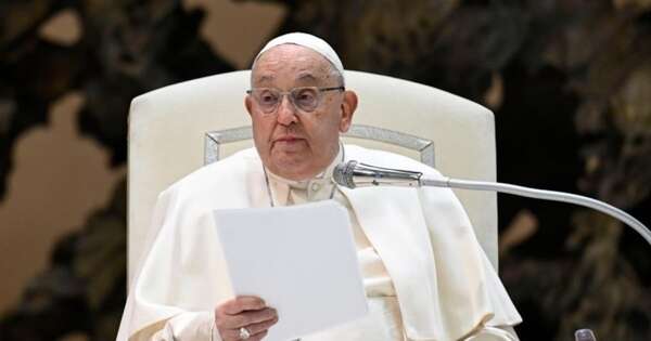 La Nación / El Papa presenta un cuadro clínico complejo y seguirá hospitalizado