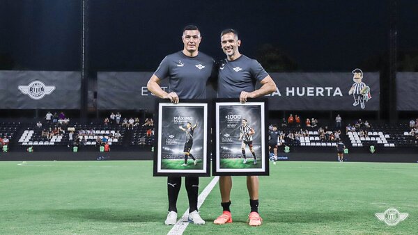 Rinden homenaje a dos goleadores perpetuos: Roque y Tacuara Cardozo