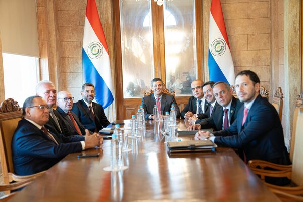 Peña ratifica compromiso contra la corrupción y defiende la libertad de prensa en Cumbre de Poderes - El Trueno