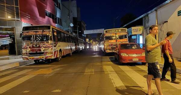 Diario HOY | Paro de choferes deja a cientos de pasajeros sin buses internos en San Lorenzo