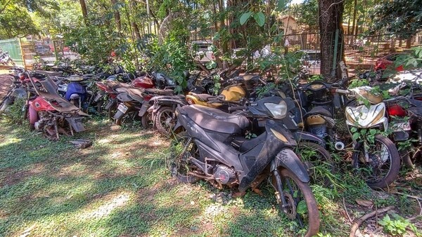 CDE espera Ok para vender por kilo motos y coches incautados