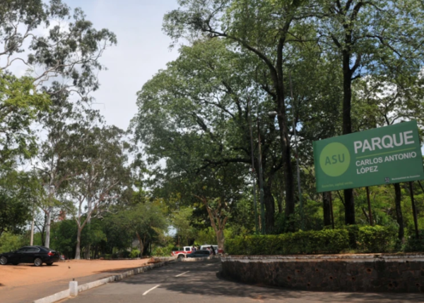 Investigan la muerte de un hombre en el parque Carlos Antonio López