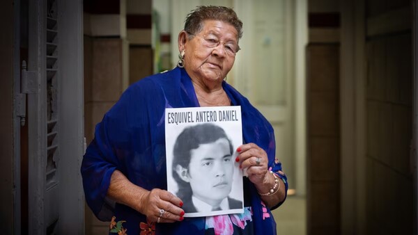 Paraguaya encuentra en cuerpo de su hermano desaparecido por la dictadura argentina en 1977