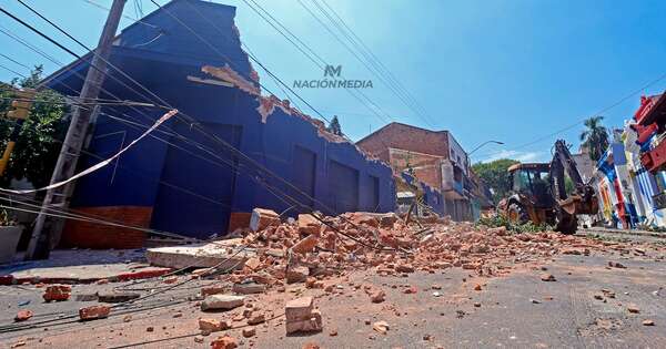 La Nación / Derrumbe de edificio en Herrera y Tacuary - OJO Galería