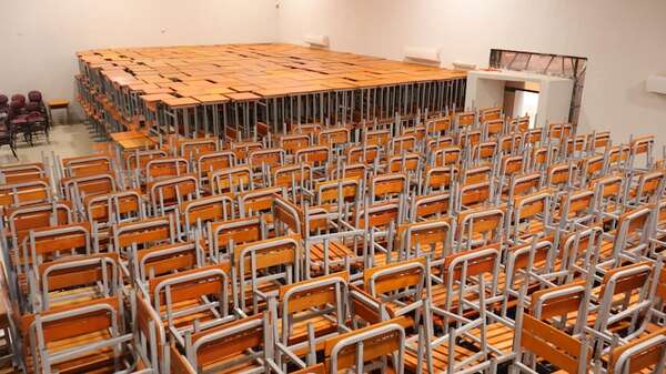 Gobernación de Central entregará más de 11.000 muebles escolares - Nacionales - ABC Color