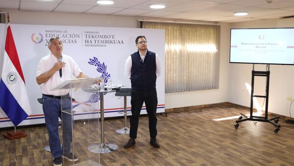 Presentaron «Itinerario Formativo del Docente», que apunta a jerarquizar la labor de los educadores