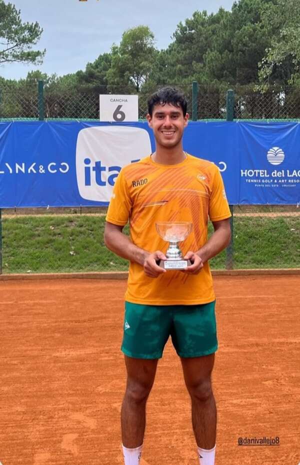 Tenis: Daniel Vallejo vuelve a mejorar su ranking, 208 - Polideportivo - ABC Color