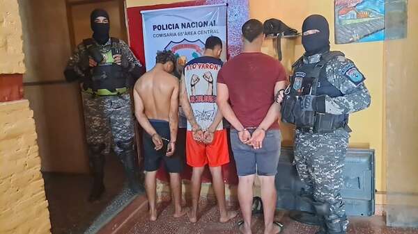 San Lorenzo: capturan a tres implicados en el robo de una motocicleta - Policiales - ABC Color