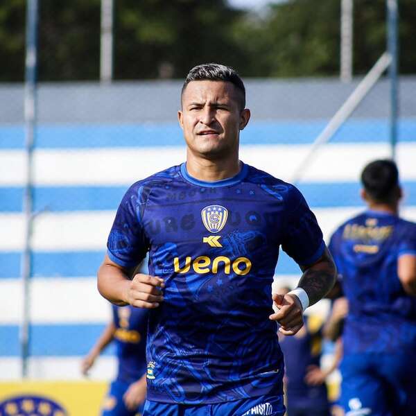 Futbolistas ponen más leña al fuego en Luqueño - Fútbol - ABC Color