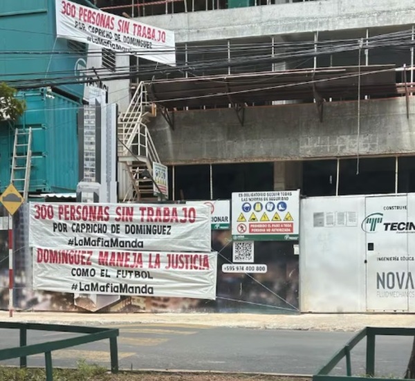 Denuncian a Alejandro Domínguez por frenar obra inmobiliaria