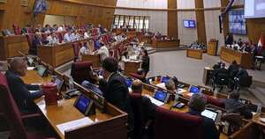 La Nación / Cámara de Diputados sesiona para tratar renuncia de Arévalo