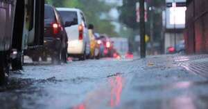 La Nación / ¡Pasado por agua! Persiste la lluvia con ocasionales tormentas para hoy y los próximos días
