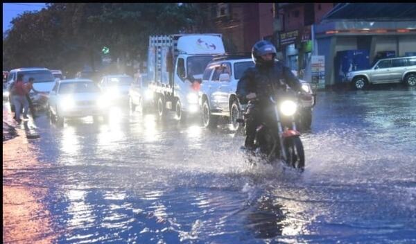 Se vino la lluvia y con todo - 1000 Noticias