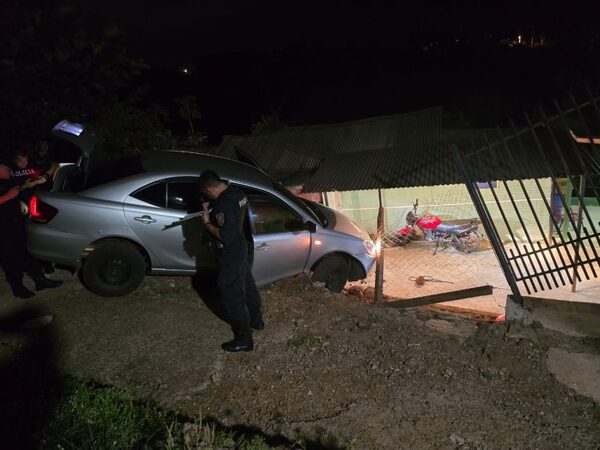 Persecución y balacera entre policías y bandidos en Ciudad del Este - ADN Digital