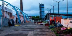 Sambódromo encarnaceno lleno de basura tras intensa jornada de Carnaval - Política - ABC Color