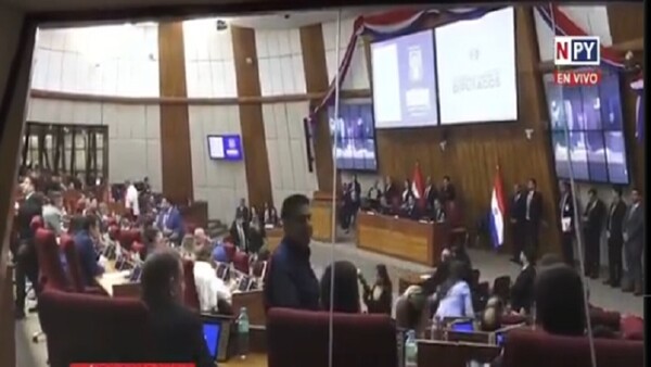 Diputados aceptarán la renuncia de Orlando Arévalo tras escándalo de "Lalo" Gomes