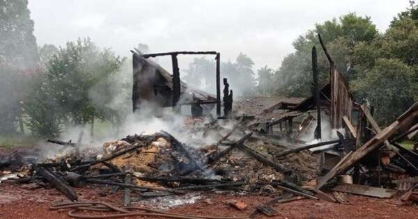 Diario HOY | Incendio consumió un galpón de granos en Obligado