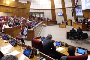 Diputados aceptan renuncia de Orlando Arévalo y jura Saúl González en reemplazo - .::Agencia IP::.