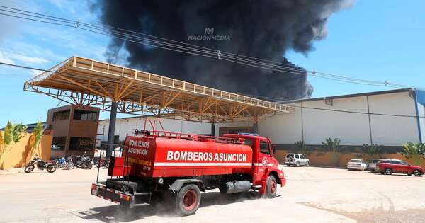 Diario HOY | Intensifican control del agua tras incendio en Puerto Fénix