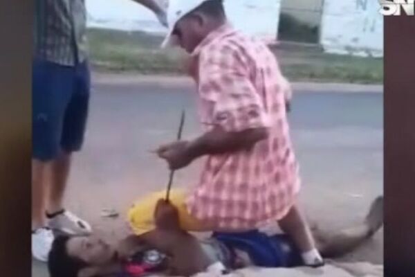 Violenta pelea entre hermanos alarma a vecinos - SNT