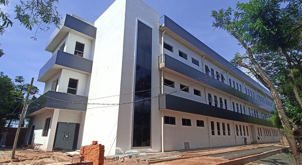 Nuevo edificio de Región Sanitaria sigue en su etapa de terminación - La Clave