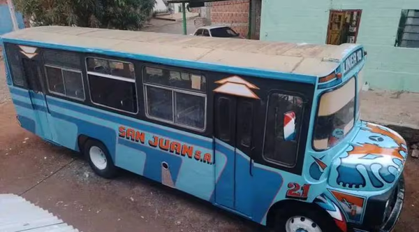 Imputan a chofer de colectivo tras caída de pasajera - Noticiero Paraguay