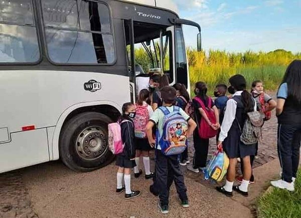 Cientos de niños quedan sin transporte escolar este año en Saltos del Guairá | DIARIO PRIMERA PLANA