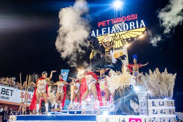 Carnaval Encarnaceno 2025: ¿Habrá dos comparsas campeonas? - Espectáculos - ABC Color