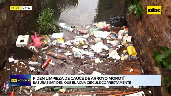 Arroyo Morotĩ, trancado por basuras: vecinos piden su limpieza para que el agua circule - ABC Noticias - ABC Color