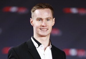 Versus / Joshua Duerksen marca presencia en la histórica apertura de la temporada de Fórmula 1