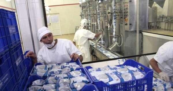 La Nación / Precio de la leche no subirá, pese a fuerte impacto de las altas temperaturas, confirman
