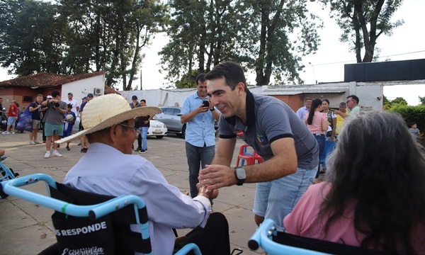Gobernación del Caaguazú y Fundación "Jesús Responde" entregan nueve sillas de ruedas a personas con discapacidad - OviedoPress
