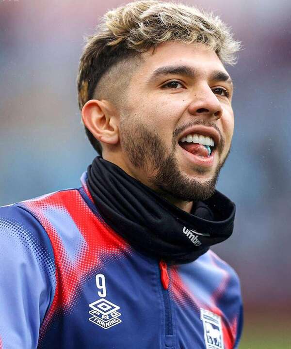 Julio Enciso, solo con un traumatismo leve en la rodilla izquierda - Fútbol Internacional - ABC Color