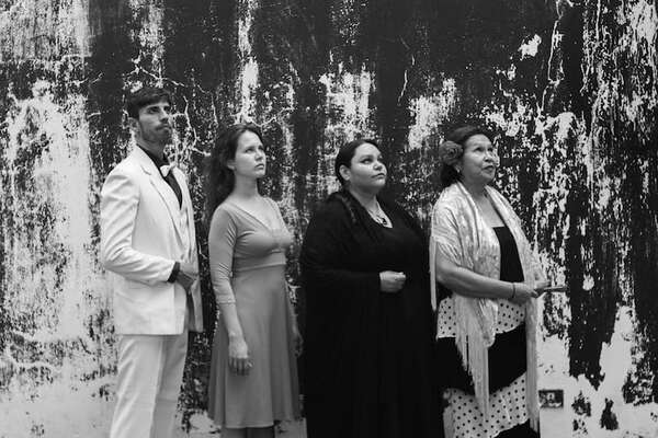 “Por rojo, por marica y por raro”, la obra teatral que destaca la vida y obra de García Lorca - Cultura - ABC Color