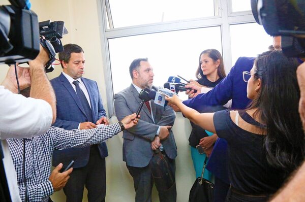 Fiscalía ya cuenta con copias de chats de "Lalo" y podría avanzar con investigación - PDS RADIO Y TV