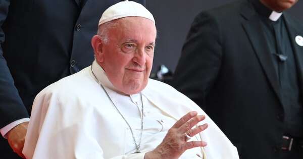 La Nación / El papa Francisco pasó una “noche tranquila”, aquejado de neumonía