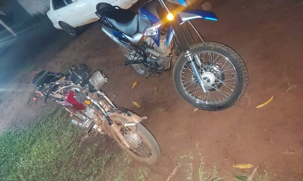 choque entre motociclistas y un auto deja dos heridos