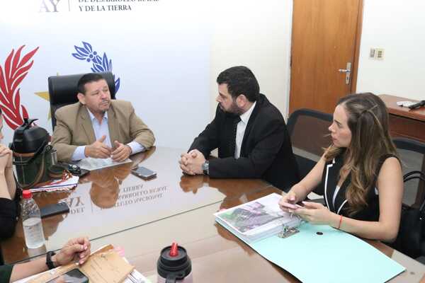 Fiscalía se constituye en sede del Indert para investigar estafa a colonos en Río Verde - 1000 Noticias