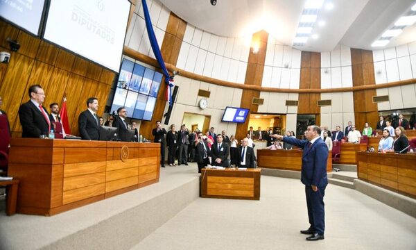 Saúl González, suplente de Orlando Arévalo, es denunciado por enriquecimiento ilícito