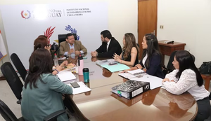 Fiscalía se constituye en el Indert por estafa a menonitas - Noticiero Paraguay
