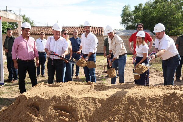 Inauguran obras de la Essap e inician modernización del SNPP en Ñeembucú - .::Agencia IP::.