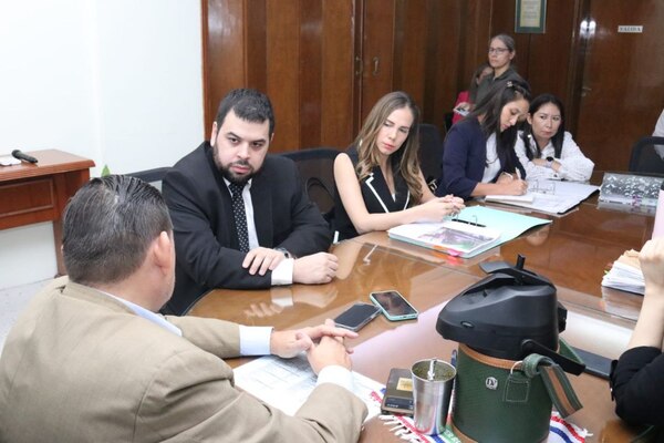 Estafa a colonos: Fiscal se constituye al Indert en busca de evidencias - Judiciales.net