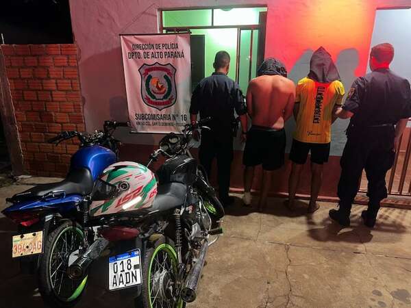Detienen a dos presuntos motochorros tras persecución y tiroteo en Yguazú - ABC en el Este - ABC Color